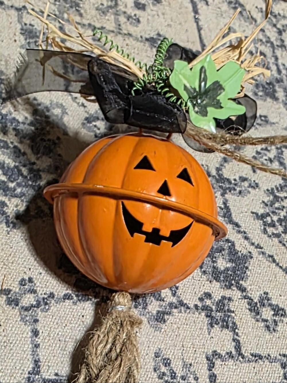 Vintage 90s Y2K Halloween Dangling Bell Door Decor. Measurements in photos - Picture 5 of 6